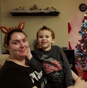 Meet your Posher, Larissa